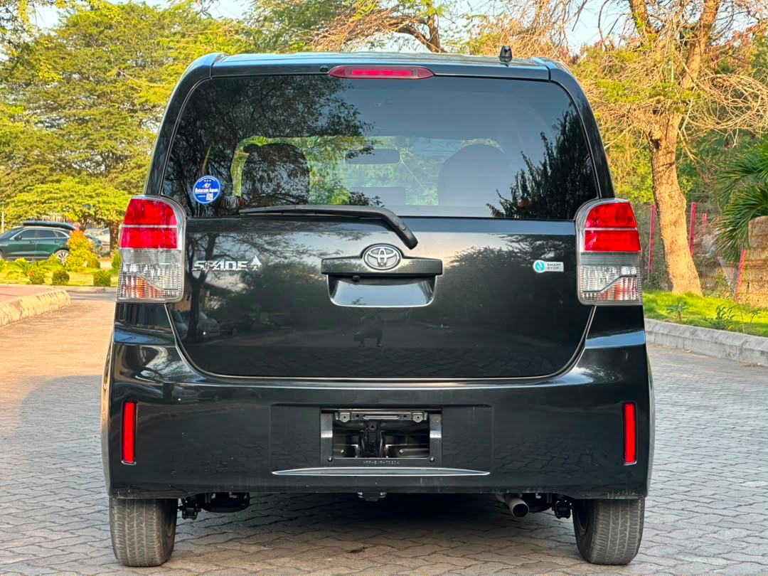 TOYOTA SPADE thumbnail 9